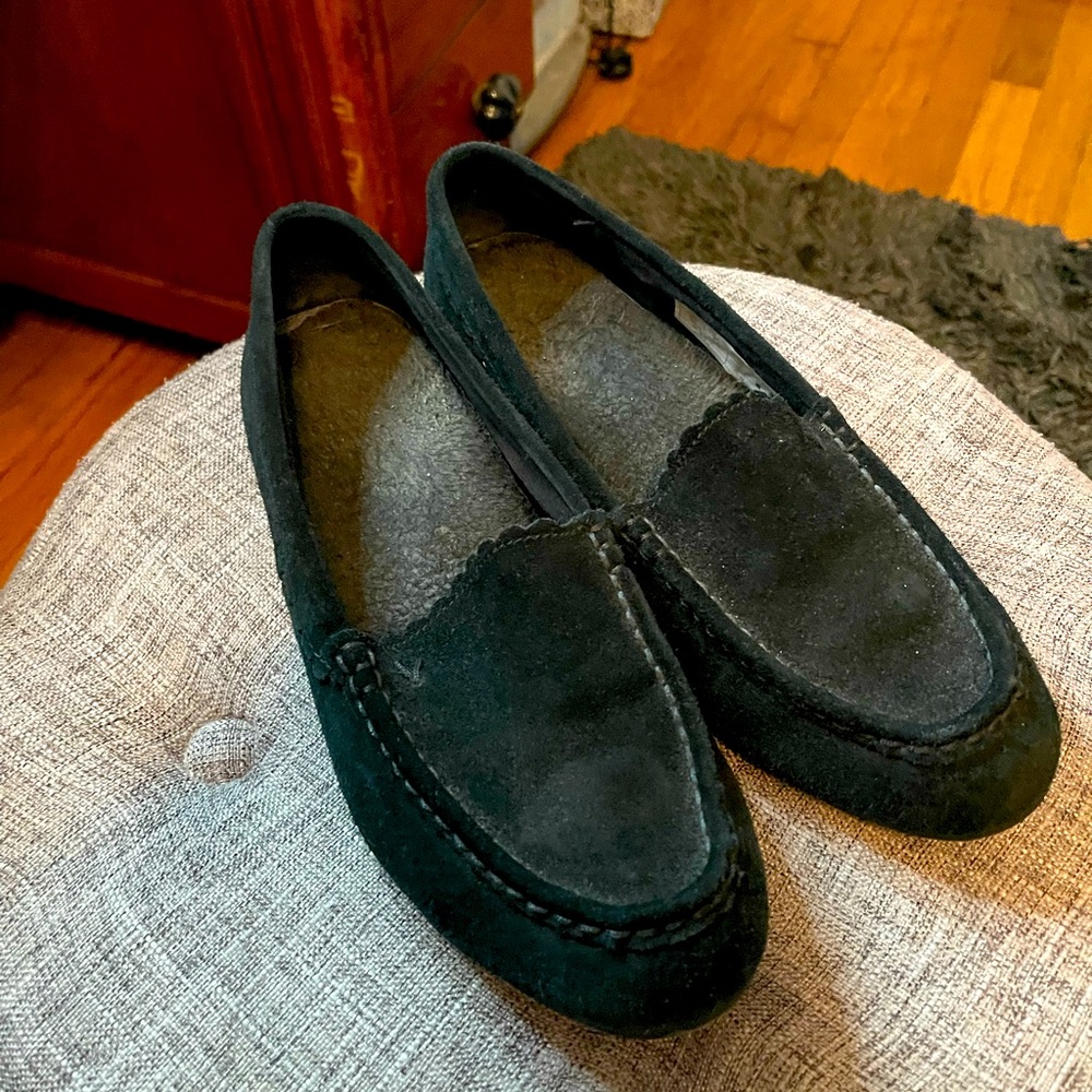 Black suede Vionic, size 8.5